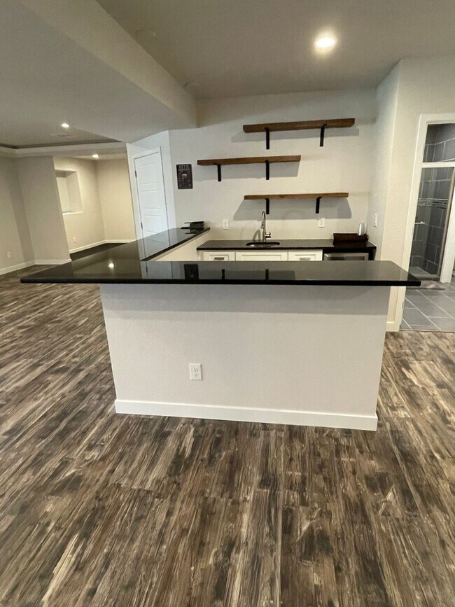 Building Photo - Gorgeous Colliers Hill Home