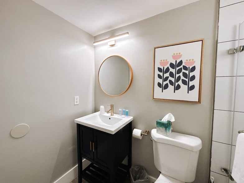 Building Photo - 50 Davie Blvd