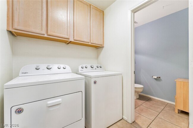 Building Photo - 3467 Blue Heather Dr