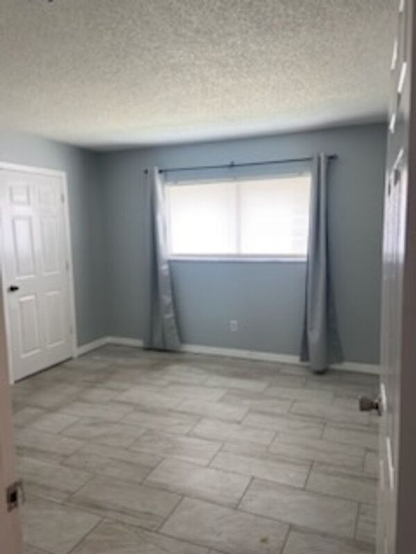 Building Photo - 605 Northlake Blvd