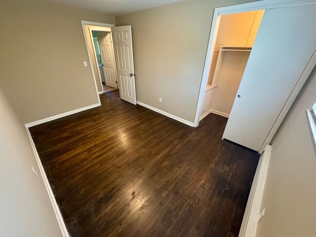 Building Photo - 3 Bedroom ~ Clintonville