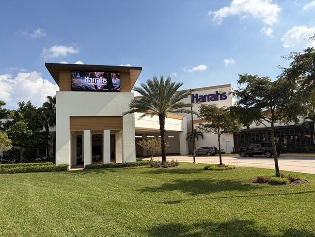 Building Photo - 3800 Oaks Clubhouse Dr