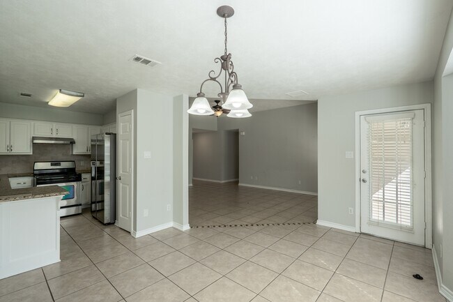 Building Photo - 1520 Strasburg Cir