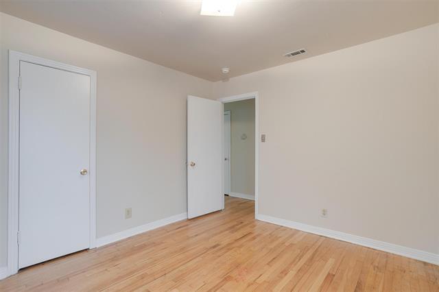 Building Photo - 4808 Sandage Ave