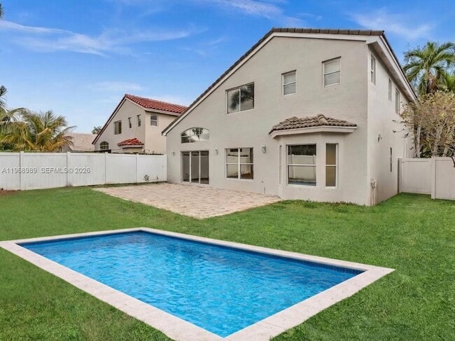 Building Photo - 4917 SW 32nd Way