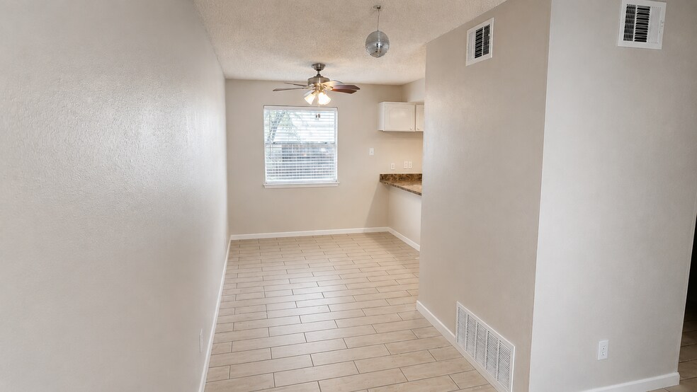 Building Photo - 6427 Wurzbach Rd #43