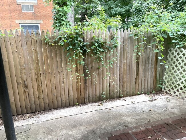 Building Photo - 3240 Cambridge Ave