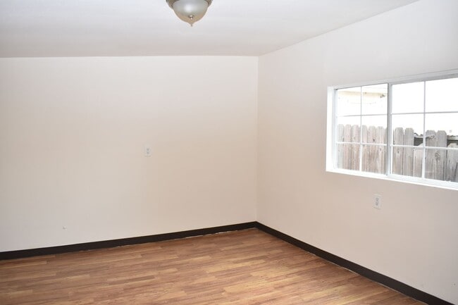 Building Photo - 316 S 35th St