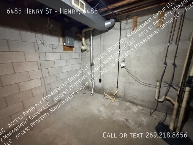 Building Photo - 6485 Henry St