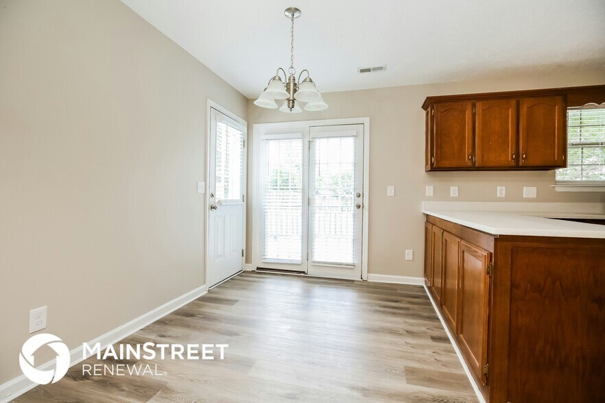 Building Photo - 214 Riverwood Dr