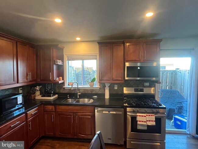 Building Photo - 8411 Del Norte Ct