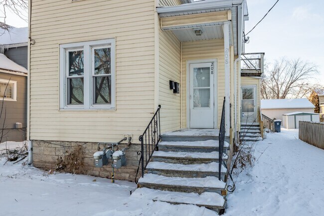 Building Photo - 208 N Military Rd
