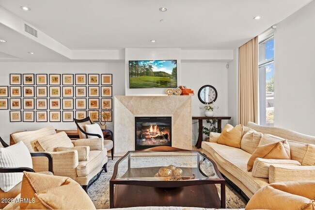 Building Photo - 2402 E Esplanade Ln