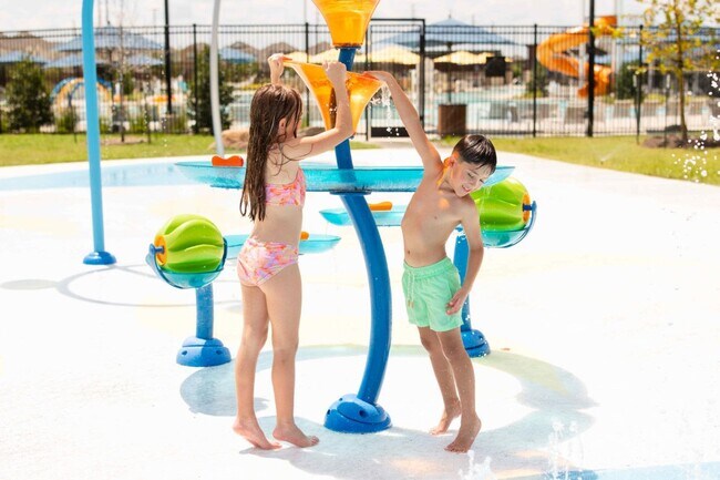 Building Photo - 6007 Bella Breeze Dr