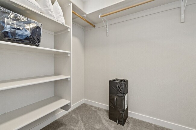 Building Photo - 2646 W Snyder St