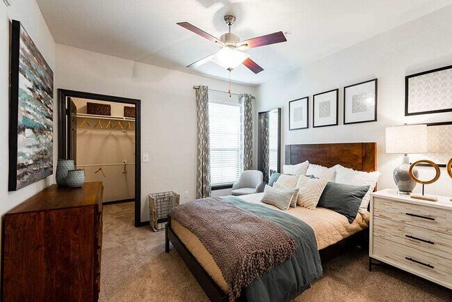 Building Photo - Move In & Save $500 + Get Fees Credited!