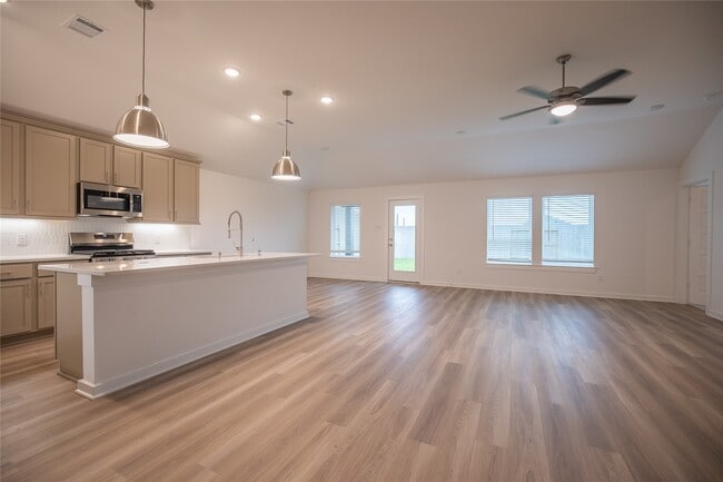 Building Photo - 5810 Sunkissed Dr