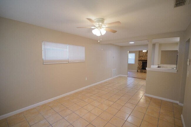 Building Photo - 2808 Southwood Dr