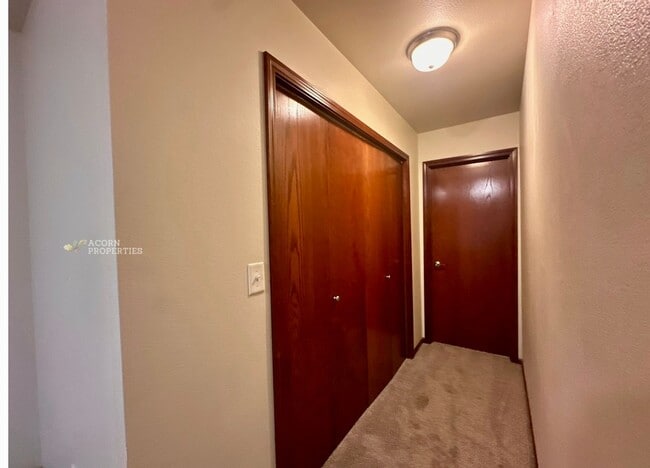 Building Photo - 1668 Stremler Dr