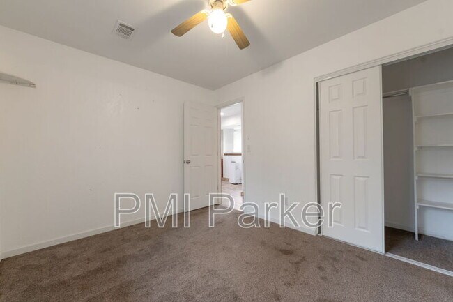 Building Photo - 10881 Pine Dr