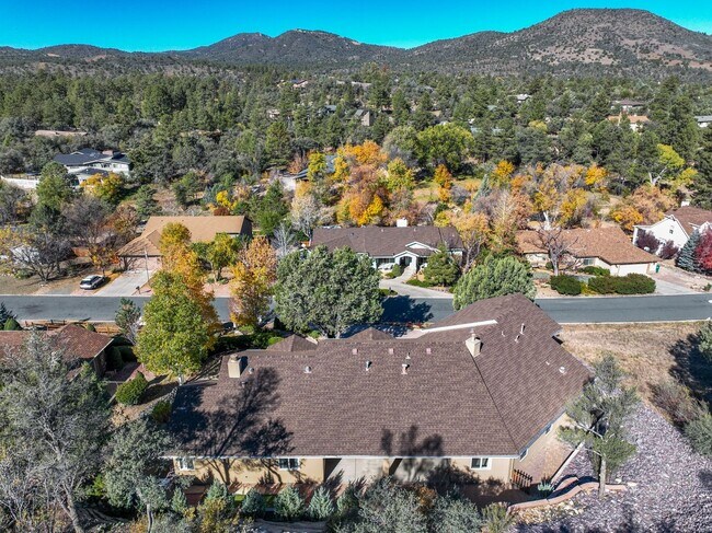 Building Photo - Extra spacious 3 bed 2 bath home in Kingsw...