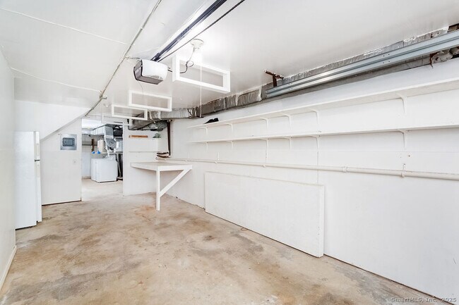 Building Photo - 13 Lawson Ln