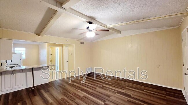 Building Photo - 400 Bill Bradford Rd