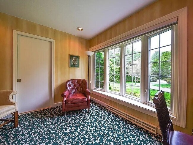 Building Photo - 16 Munnings Dr