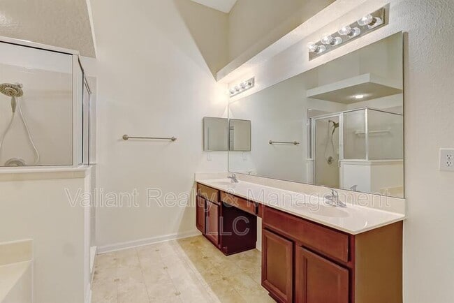 Building Photo - 608 Birchbark Trail