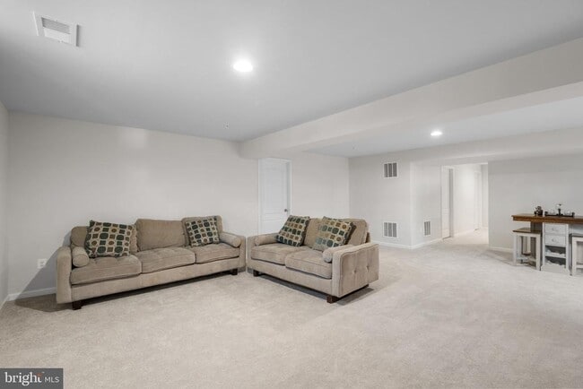 Building Photo - 6640 Timber Ridge Ln