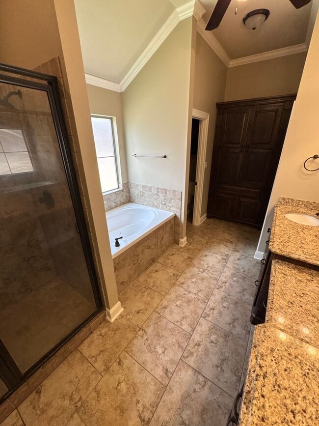 Building Photo - South Bossier Beauty!