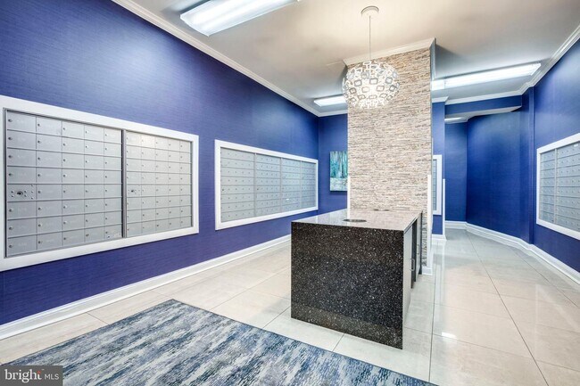 Building Photo - 1011 Arlington Blvd