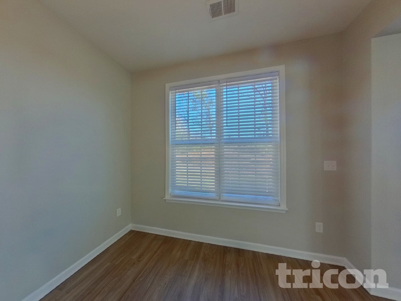 Building Photo - 127 Dunnsmore Dr