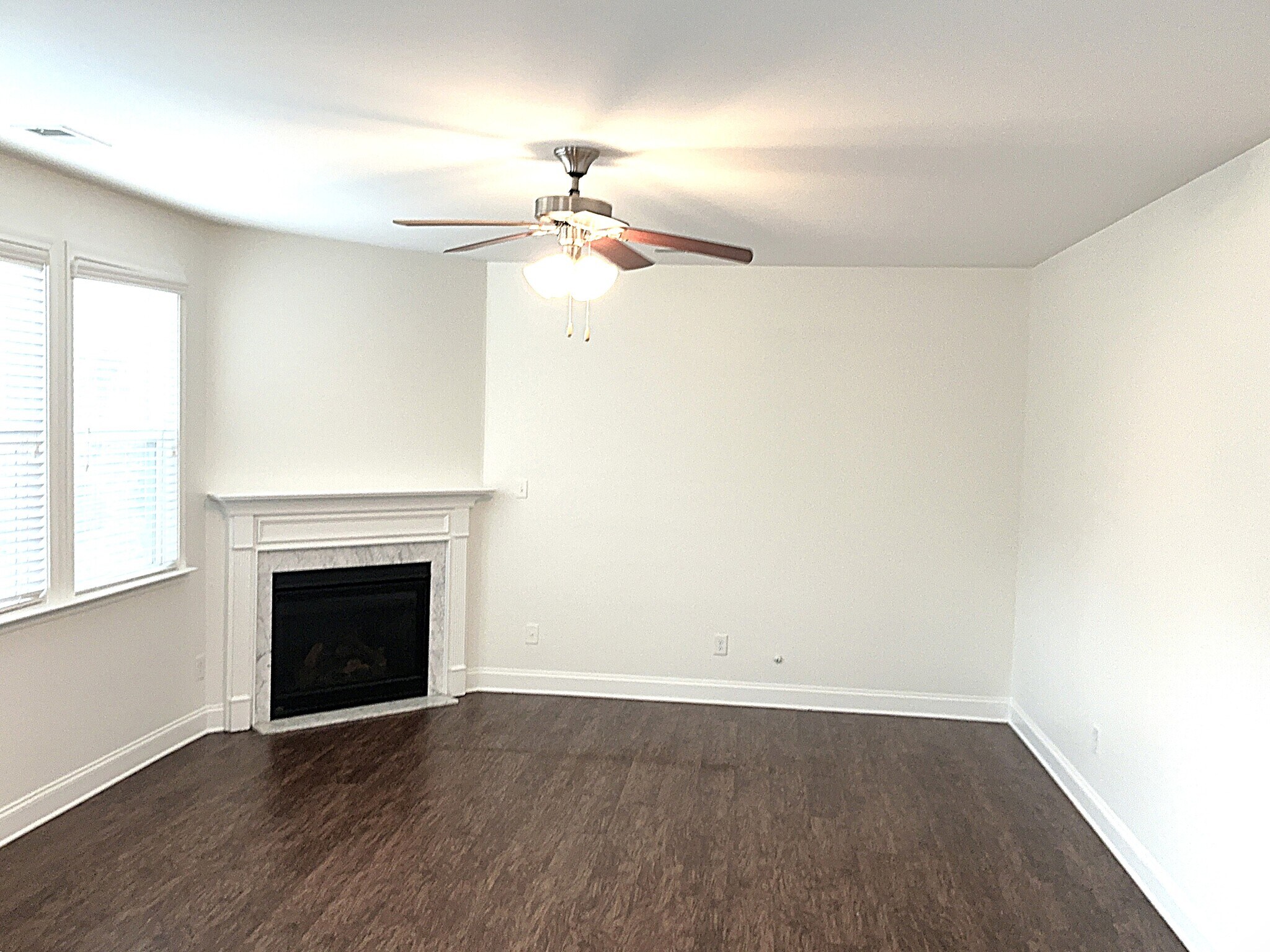 Building Photo - 1027 Monitor Ct