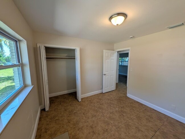Building Photo - 180 Penn Way