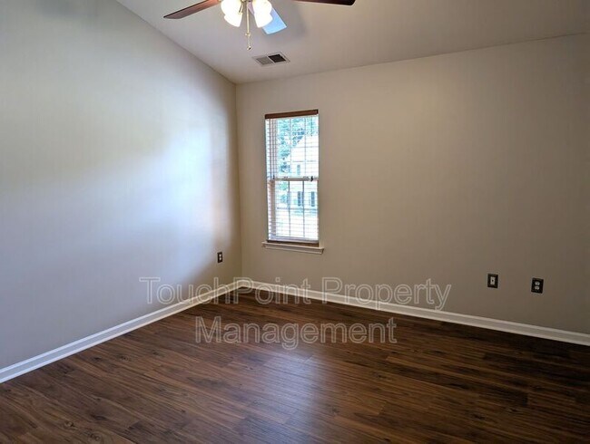 Building Photo - 9935 Redbud Tree Ct