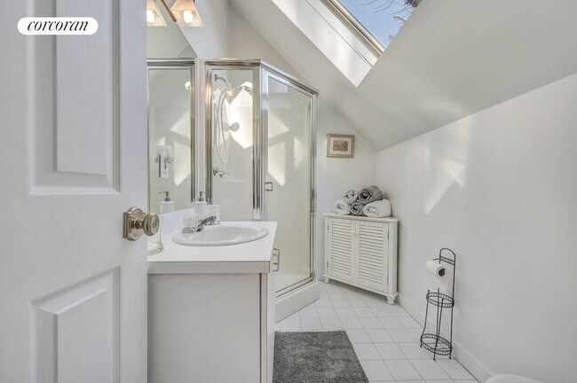 Building Photo - 320 Edge of Woods Rd