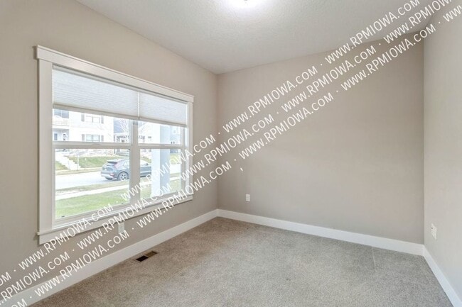 Building Photo - 499 S Bluestone Way