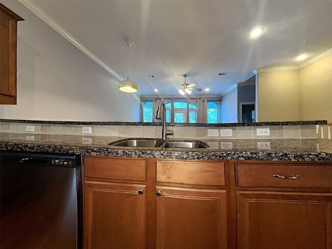Building Photo - 1511 Paige St