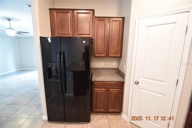 Building Photo - 10120 Carloway Hills Dr