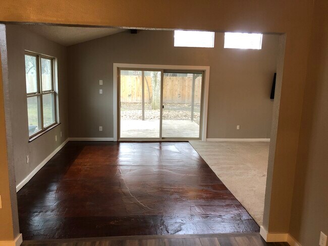 Den - 9633 Chukar Cir