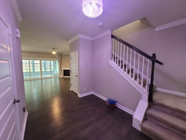 Building Photo - Beautiful 4 Bedroom, 2.5 Bath Home