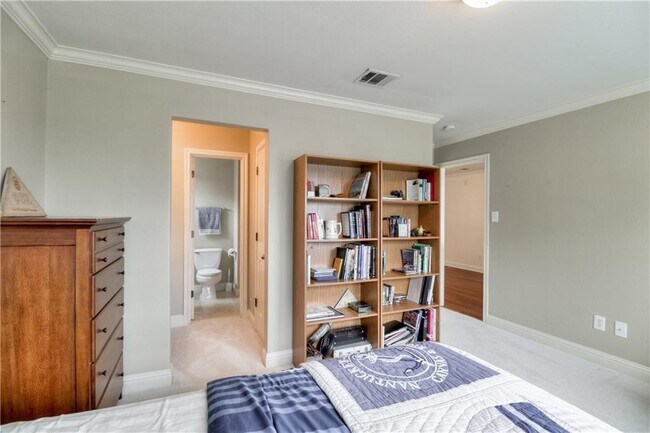 Building Photo - 14512 Broadwinged Hawk Dr