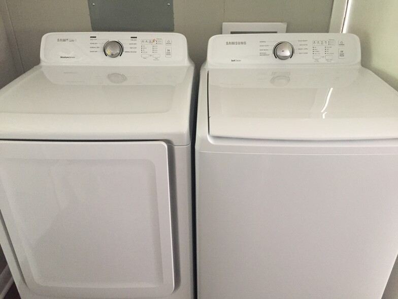 New Samsung washer &amp; dryer - 294 1st Ave