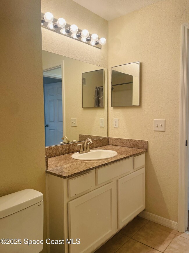 Building Photo - 3501 D'Avinci Way