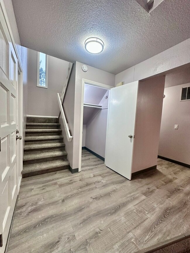 Building Photo - Charming & Spacious 3-Bedroom Duplex in the Heart of Highland!