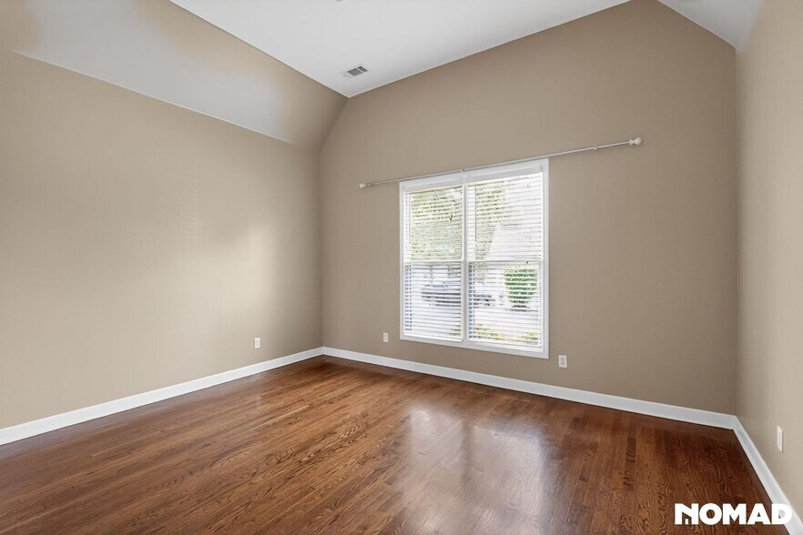 Building Photo - 4886 Fox Springs Dr