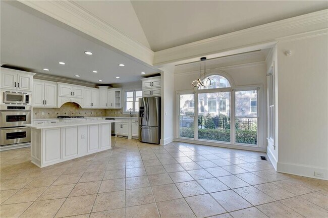 Building Photo - 7970 St Marlo Fairway Dr