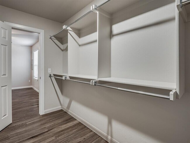 Building Photo - 206 Gray St