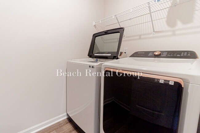 Building Photo - 5 Bedroom Home in Myrtle Beach